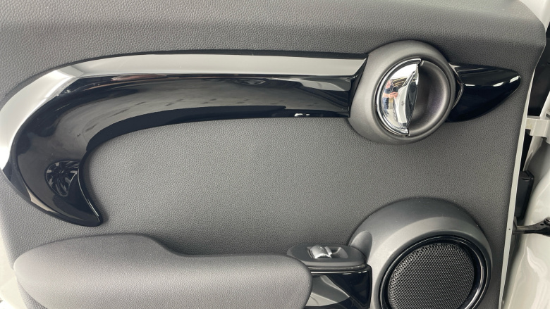 MINI Hatchback 1.5 Cooper II 5dr Petrol Hatchback